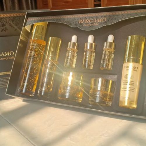 𝐓𝐑Ọ𝐍 𝐁Ộ 𝐁𝐄𝐑𝐆𝐀𝐌𝐎 𝐋𝐮𝐱𝐮𝐫𝐲 𝐆𝐨𝐥𝐝 &𝐂𝐨𝐥𝐥𝐚𝐠𝐞𝐧 𝐒𝐤𝐢𝐧 𝐂𝐚𝐫𝐞 𝐒𝐲𝐬𝐭𝐞𝐦 𝐆𝐢𝐟𝐭 𝐒𝐞𝐭 (𝟗 𝐢𝐭𝐞𝐦𝐬)/ 𝐌𝐚𝐝𝐞 𝐢𝐧 𝐊𝐨𝐫𝐞𝐚.